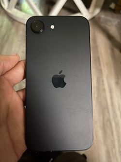iPhone 16e