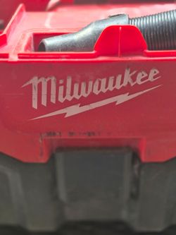 Milwaukee  prtable vacuum