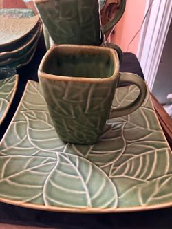 Mugs and Plates, tea leaves design