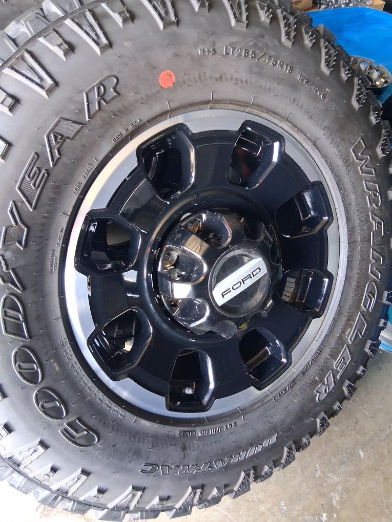 2025 NEW OEM ORIGINAL TAKEOFFS TIRES AND WHEELS FORD F-250 TREMOR 18 TIRES GOODYEAR NEW 100 % DOT 1125 $ 1950