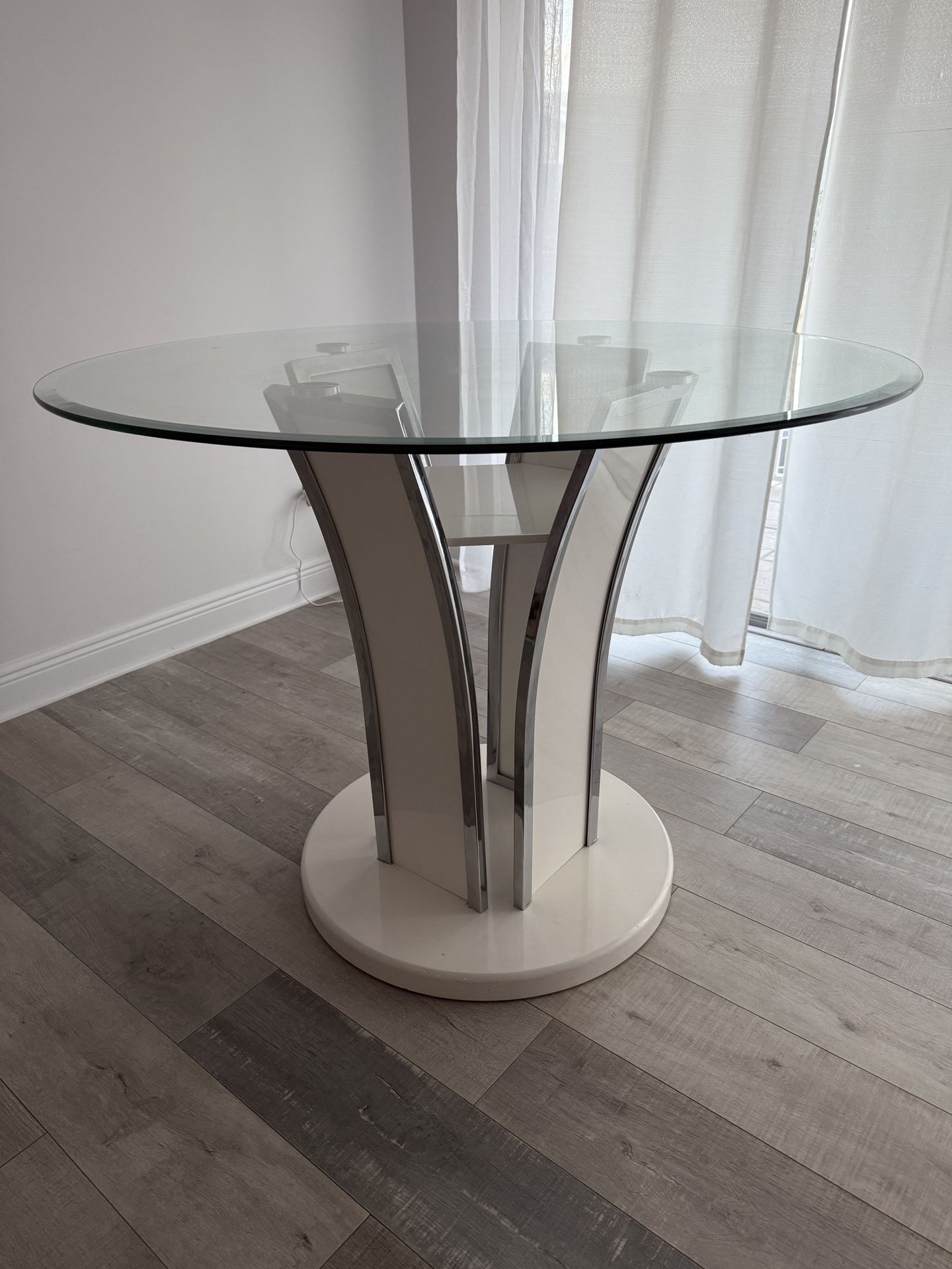 Dining Table And Chairs Set