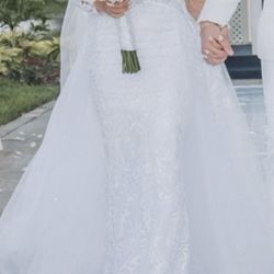 White Wedding Dress With Detachable Skirt Train, Mermaid Maxi And Long Sleeve. Size 0-2 P
