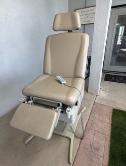 Electric medical chair