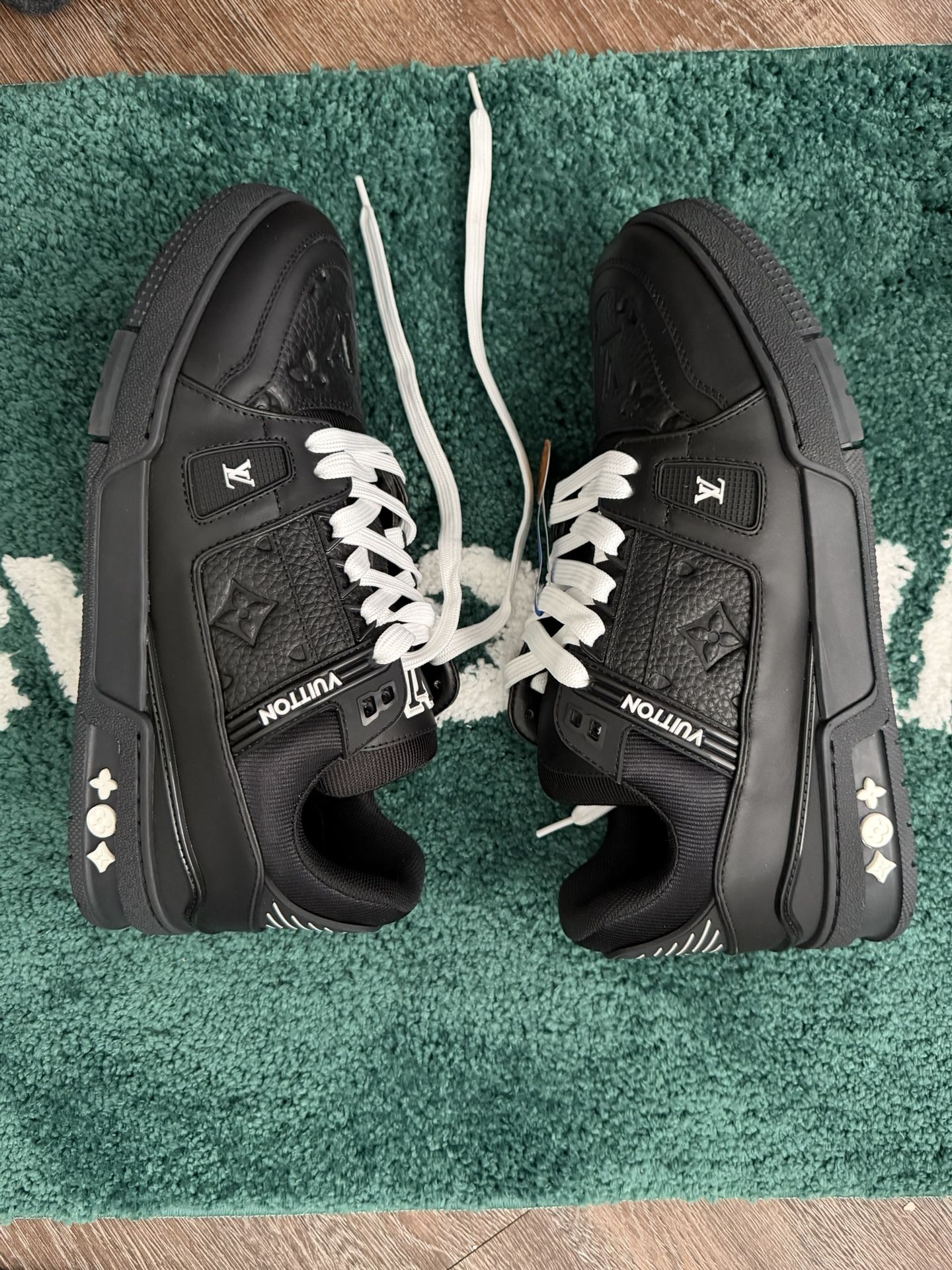LV SKATE SNEAKERS