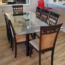 Beautiful Rich Dining Table Set with 8 Chairs!