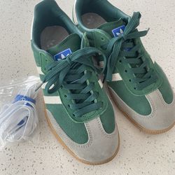 Adidas Samba Collegiate green gum Gray Toe - womens Size 7.5