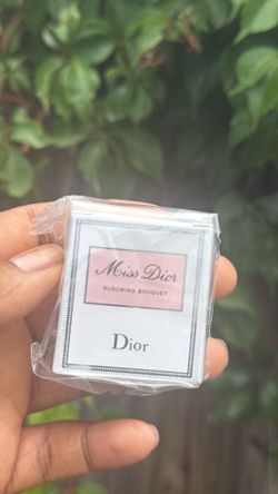 Floral-Inspired 5ml Mini Perfume – Miss Dior Style