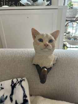 Lifelike Cat Door Hanger