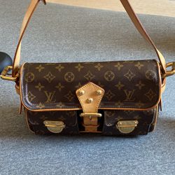 Louis Vuitton Hudson for Sale in Los Angeles, CA - OfferUp