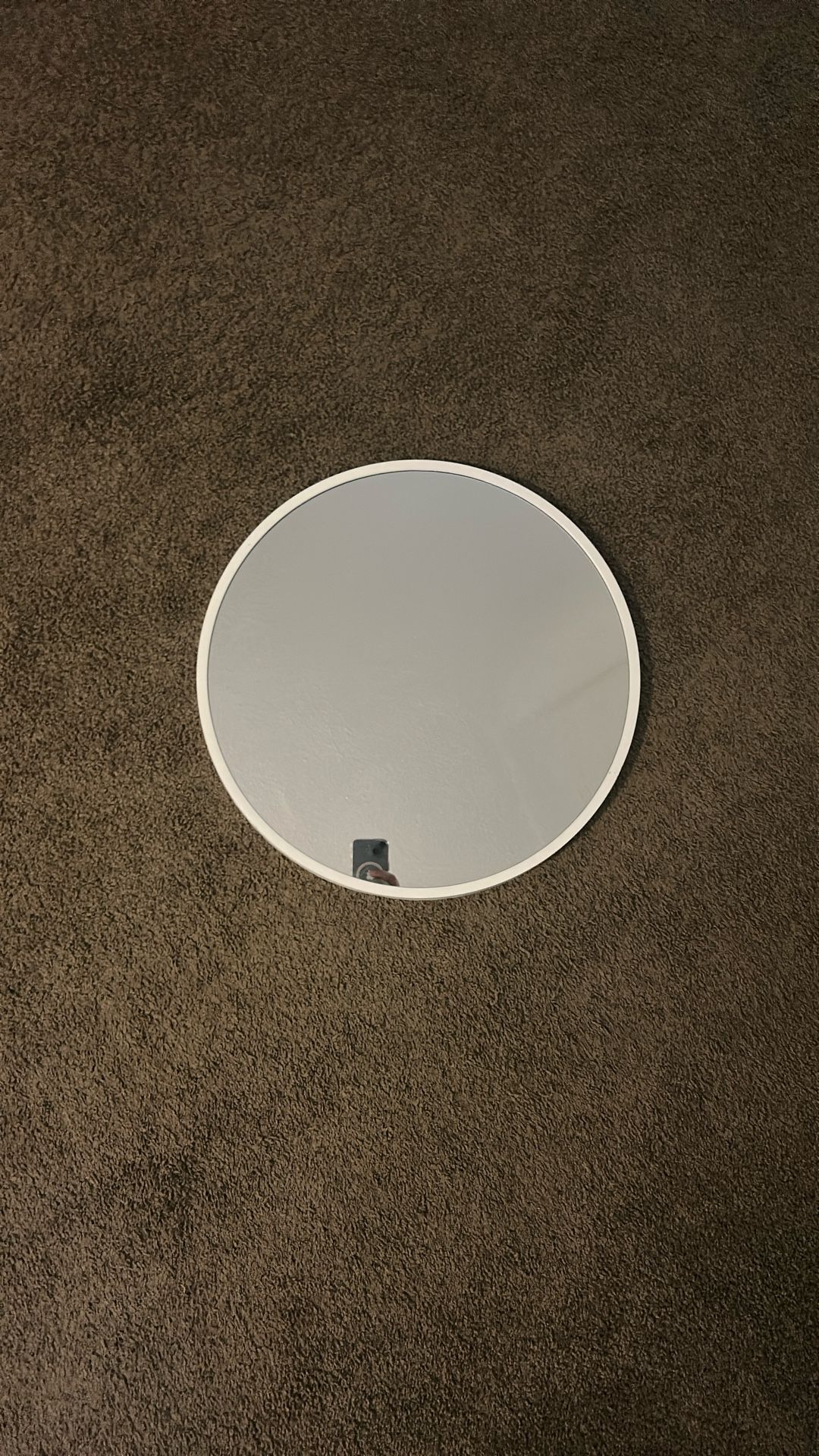 Circular small mirror
