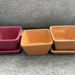 Pampered Chef Ceramic 3 Serving Bowls And 2 Trays