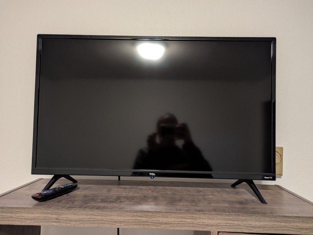 32" TCL Roku TV