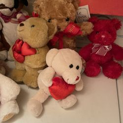 9 Valentine Plush. 