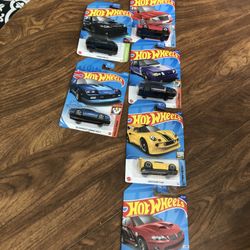 7 Pack hot wheels, *NEGOTIABLE*
