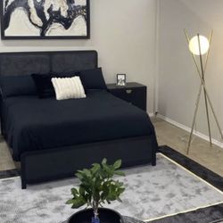 QUEEN OR KING SIZE BED - Black / Grey