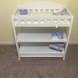 Graco Hadley Changing Table And Pad