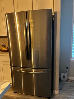 SAMSUNG REFRIGERATOR