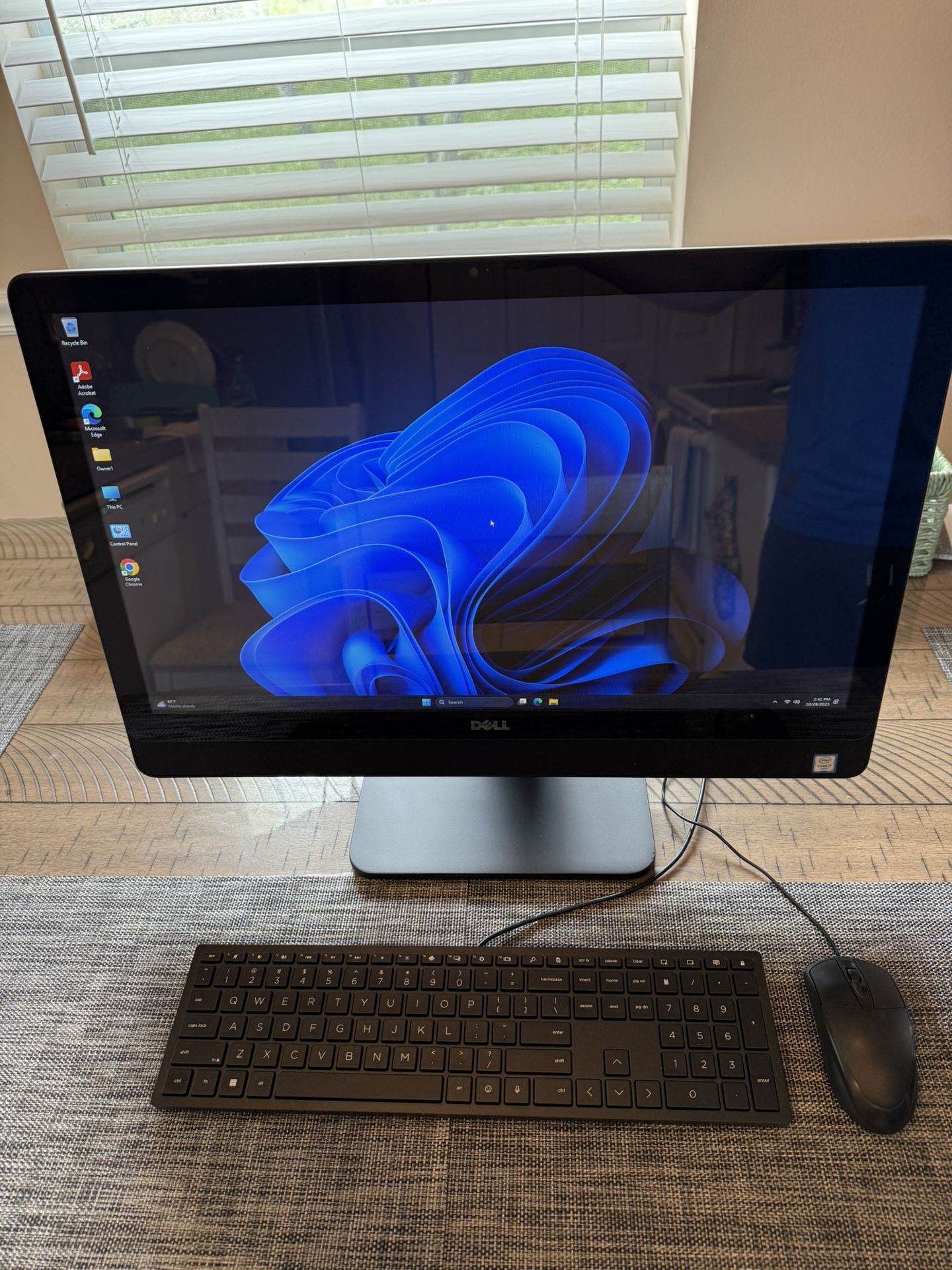 Dell 24” All in One computer windows 11!
