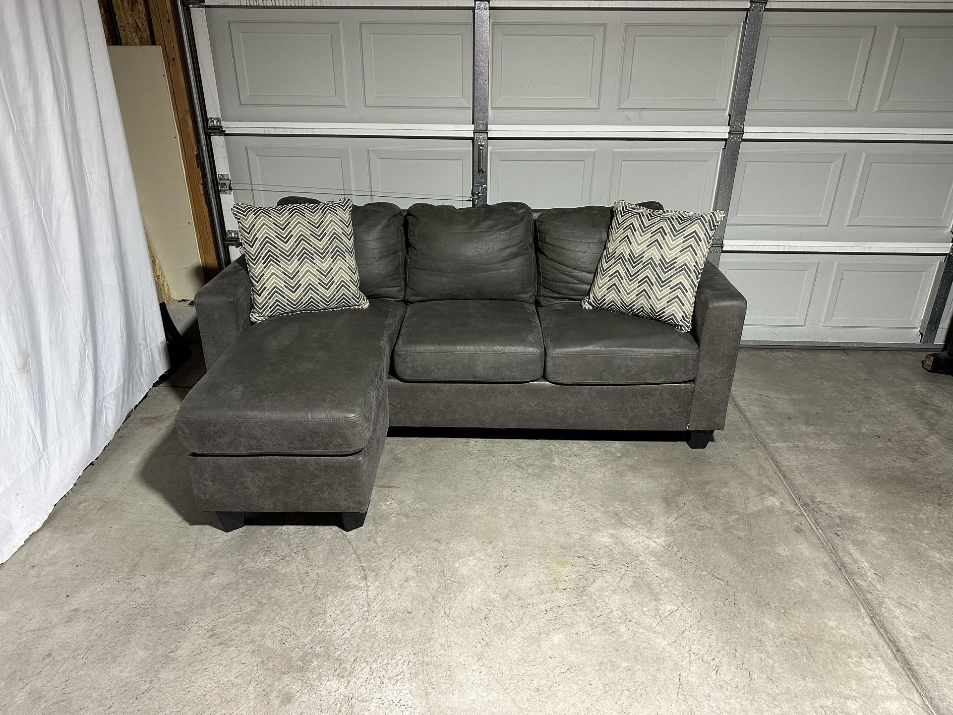 Modern Couch Couch With Adjustable Chaise - Free Delivery