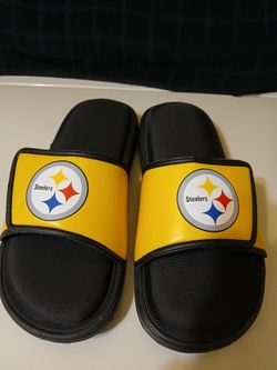 Pittsburgh Steelers NFL Slide Sandals. new without box. men's small 7/8 gender neutral.
