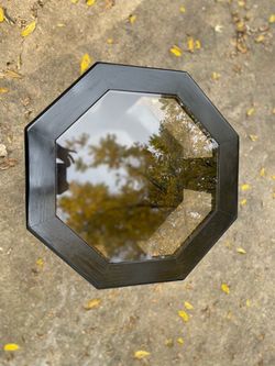 Octagon table