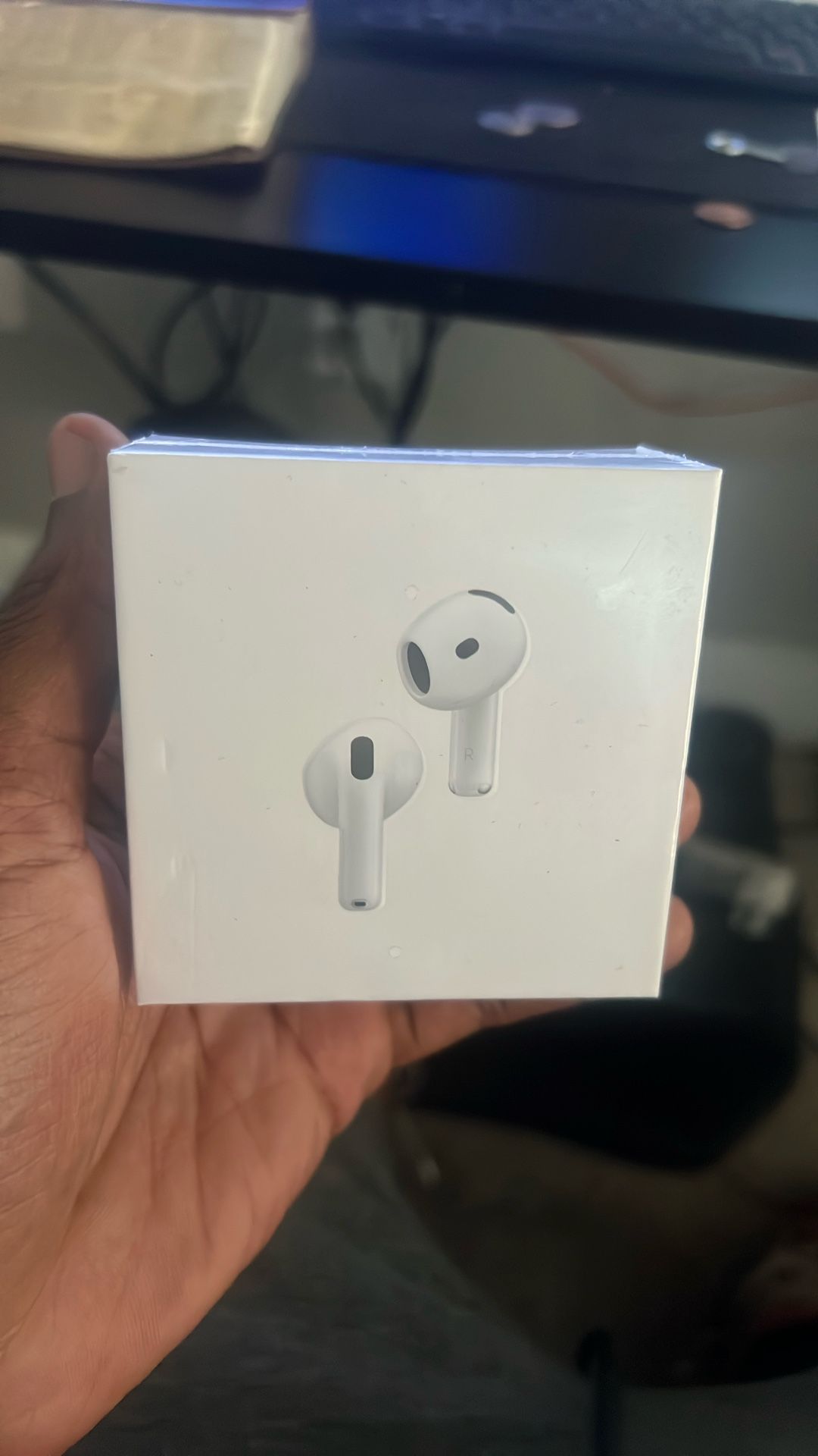 AirPod 4s