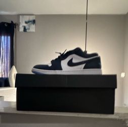 Air Jordan 1 Low Midnight Navy