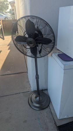 Fan in good working condition Mesa Main & Gilbert rd