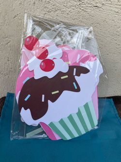 Cupcake Yard Birthday Party Decorations