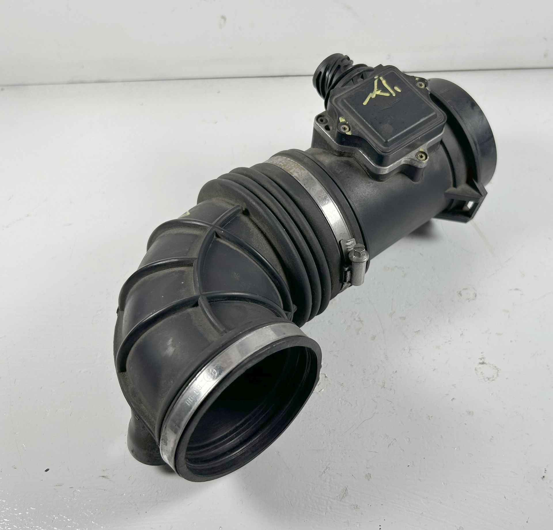 BMW E36 328i Throttle body Intake Hose Mass Air Flow Meter