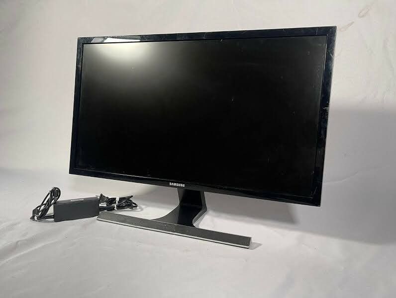 SAMSUNG U28E590D 28" 4k UHD LED-Lit Monitor USED (ORIGINAL BOX NOT INCLUDED)