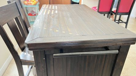 Bar Table