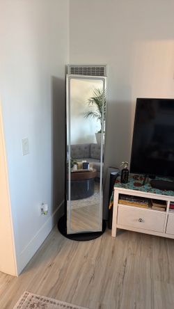 Jewelry mirror LED storage