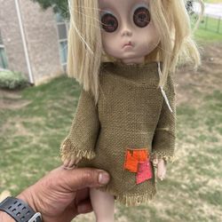 Little Miss No Name Doll.  . 60s.  Not.  Leg