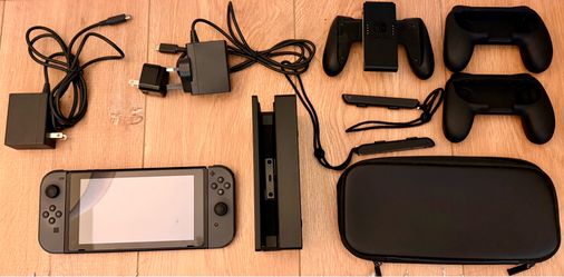 Nintendo Switch V1 (2017) Bundle w/ Carrying Case