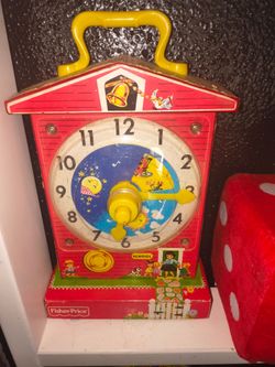 Fisher-Price teaching wind-up clock