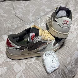 Travis Scott x Air Jordan 1 Low OG 