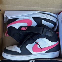Girls Nikes 
