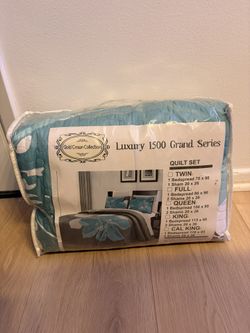 NEW Hibiscus Printed Bed Sheets (King Size)