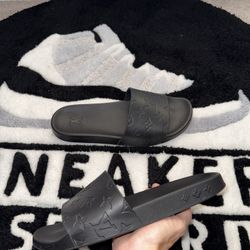 Louis Vuitton Men’s Waterfront Logo Slippers (Size 9 LV = 10.5/11 US)