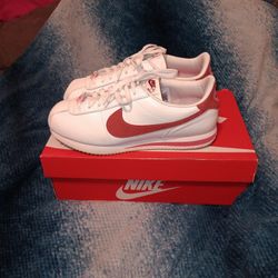Women's Nike Cortez "Valentines Day" 