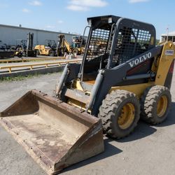 04 Volvo MC110 Skid Steer Loader