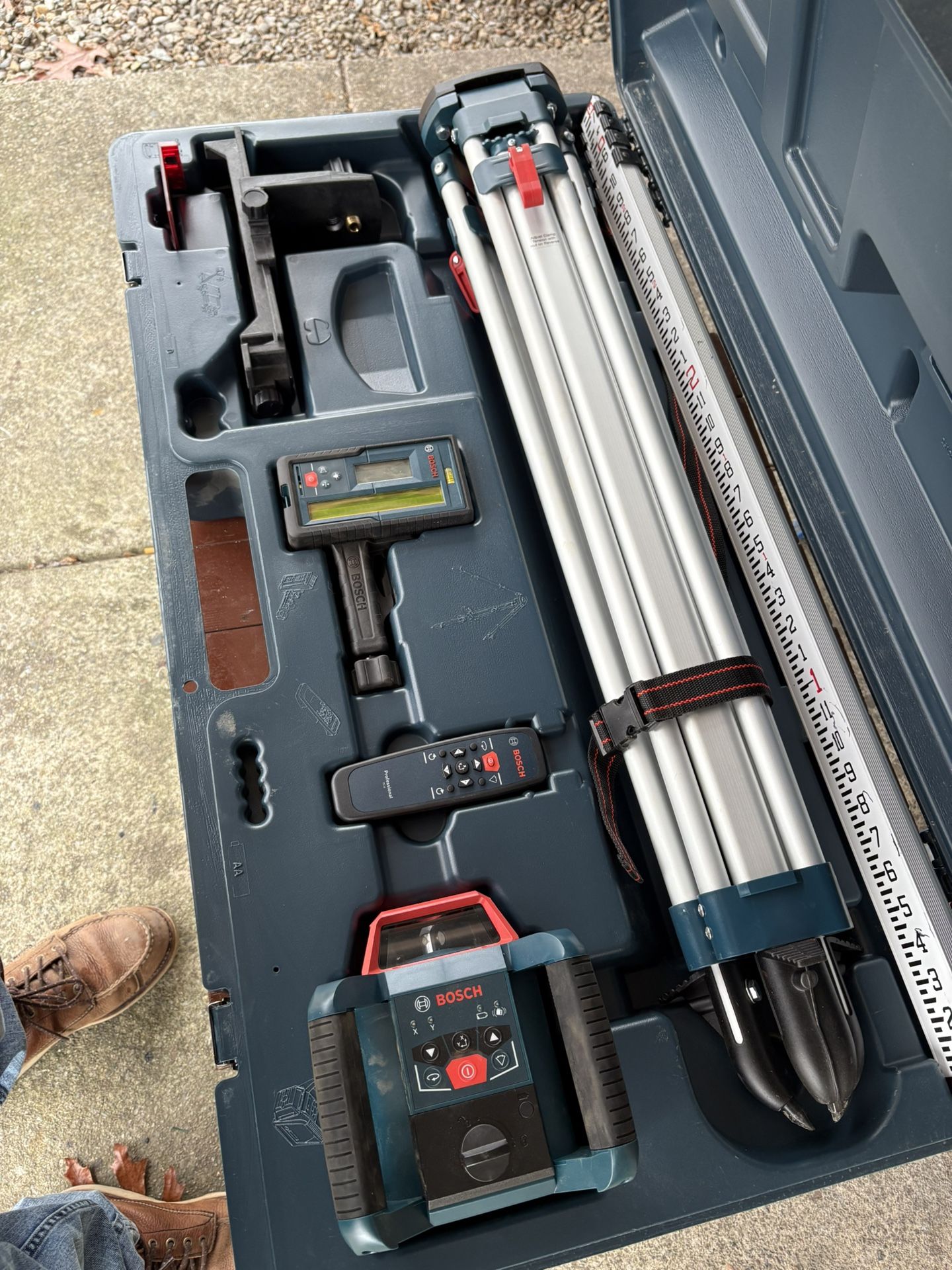 BRAND NEW!! Bosch Rotary Laser 2,000’