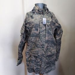 MILITARY WOMEN'S PARKA ALL PURPOSE CAMOUFLAGE SIZE SMALL LONG