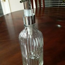 Glass Saop Dispenser In Weeki Wachee Spring Hill