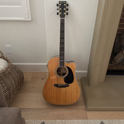 Martin DC Aura Acoustic Electric Guitar With Case