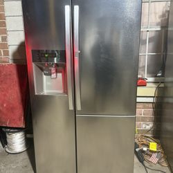 Kenmore Refrigerator 