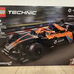 Lego Technic 42169 NEOM McLaren Formula E Team