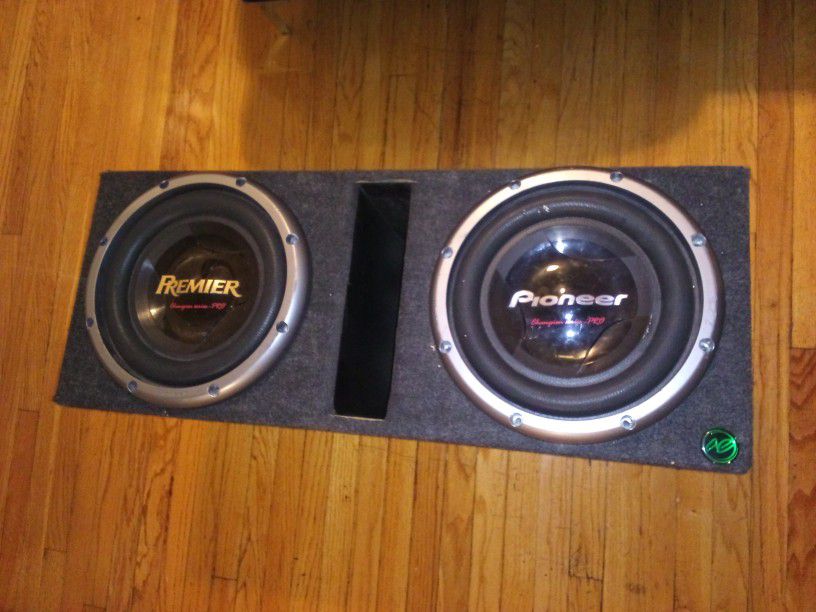 2 Pioneer Champion Pro 12s And DB Drive 5k Amp