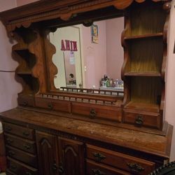 Dresser 